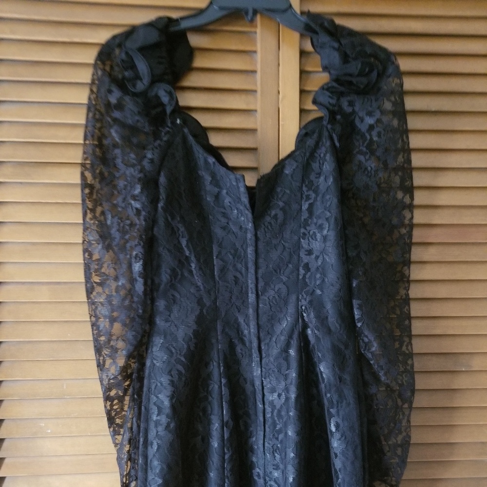 Dress - Picture 3 of 4
